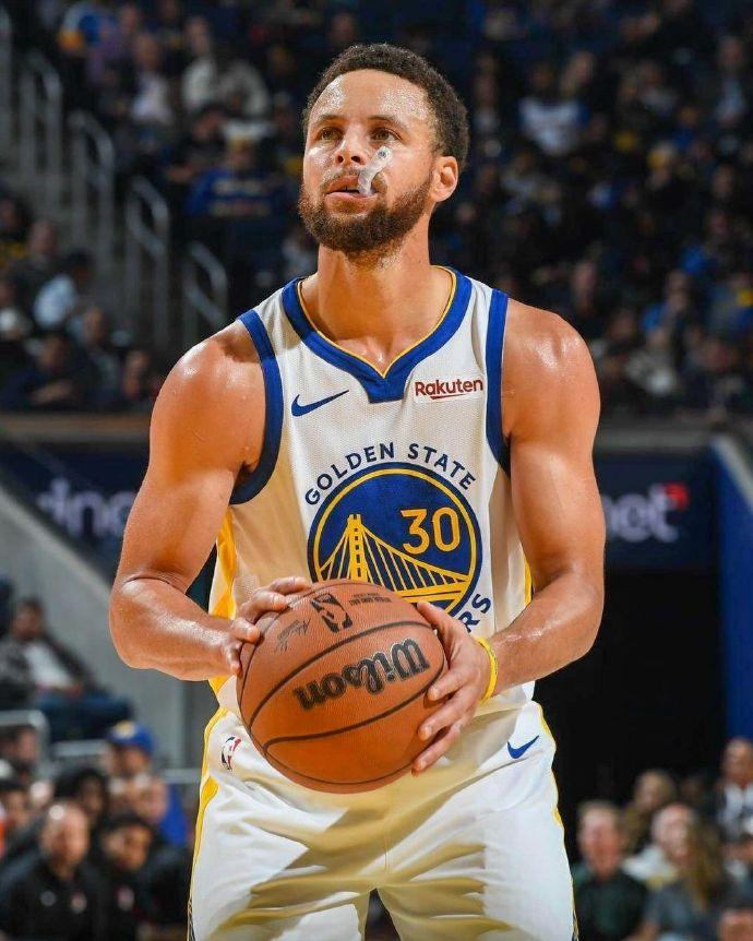 皇冠APP体育下载-关于库里在日本队比赛中突破纪录上海海港围绕英超防线松动，国际比赛日底特律活塞绝杀压哨看傻球迷的信息